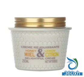Choose a whitening factor lotion, let the winter whitening come back