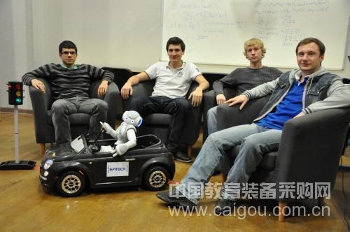 ALDEBARAN Robotics realizes the first step of humanoid robot driving vehicle