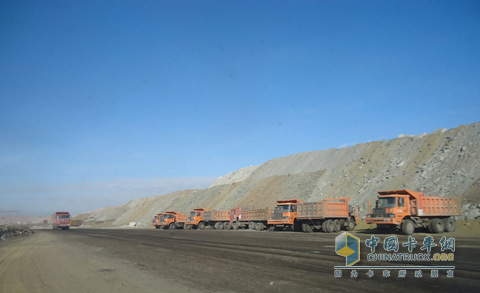 Xinjiang Baishihu Mining Area Dump Truck
