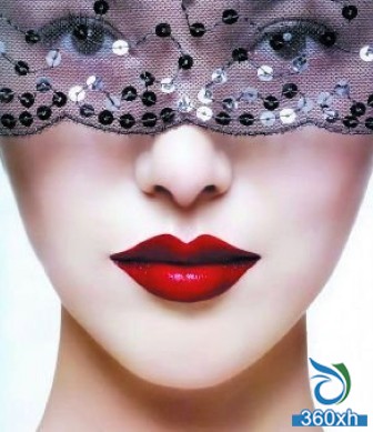 Colorful lipsticks to create a perfect lip shape