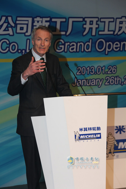 The President of the Michelin Group Mr. Sunnard spoke at the opening ceremony of the new plant of Michelin Shenyang Tire Co., Ltd.