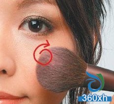 4 blush brush methods to create different makeup