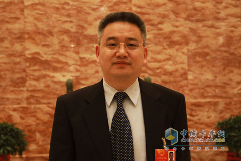 Twelfth National People's Congress, Chairman Fengshen Tire Co., Ltd. Wang Feng