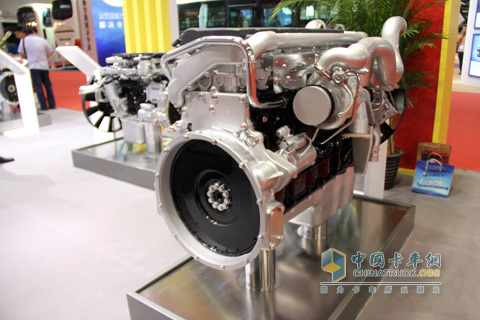 China National Heavy Duty Truck MC11 Engine Unveiled Road Transport Exhibition