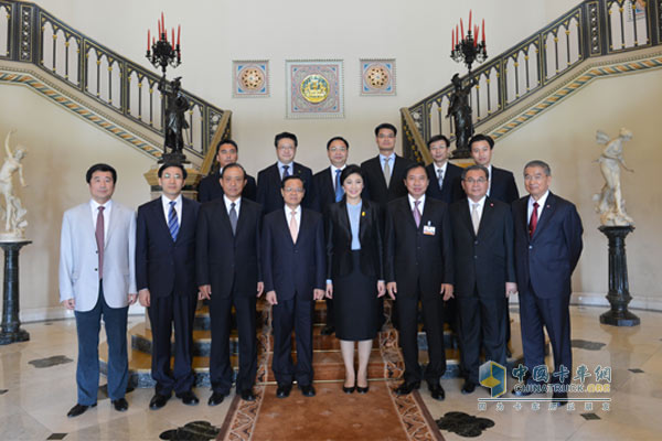 Photo of Guangxi delegation and Thai Prime Minister Yingluck