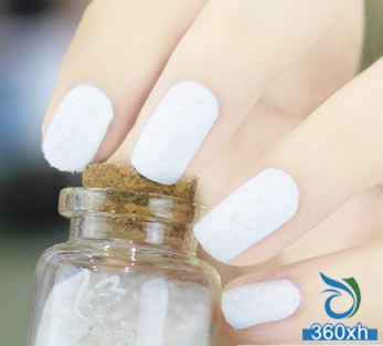 White nail polish Do you dare to try?