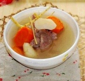 èƒ¡èåœç«¹è”—èŒ…æ ¹ç˜¦è‚‰æ±¤