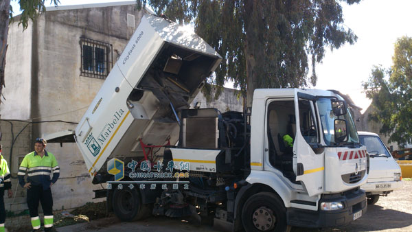 Renault Midlum 270.15 sweeper