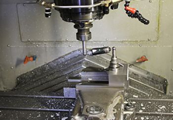 QC20-W wireless ballbar performs tests on Aquasub's machine tools