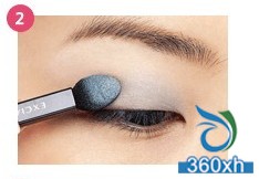 Graphic eye makeup steps to create electric eye MM