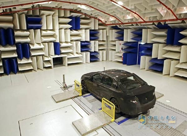 Acoustic chamber and silencer to be put into use by Triangle Tire