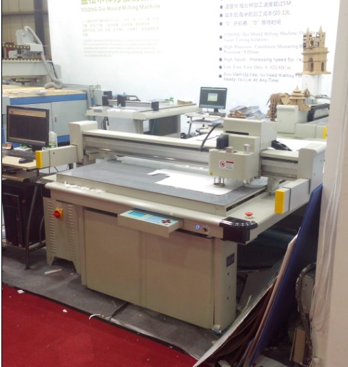 sample maker cutting plotter on Sino Corrugated exhibition