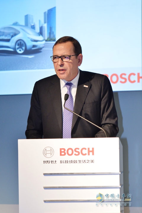 Member of the Board of Directors of the Bosch Group and head of the Asia Pacific Region Terry