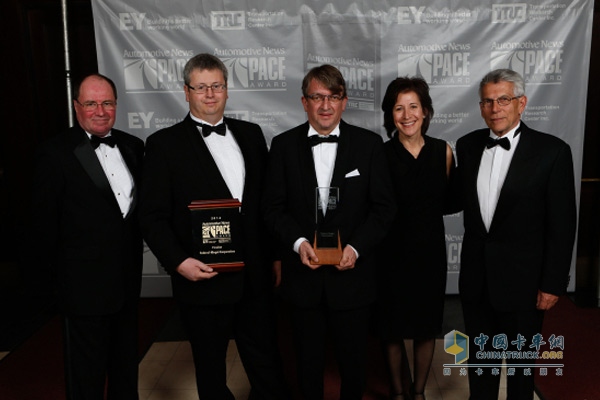 Federal-Mogul Wins PACE Award for 2014 American Automotive News