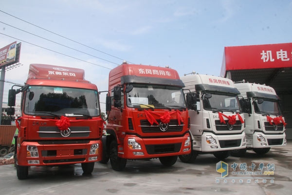 Dongfeng Commercial Vehicle Products with Dongfeng Cummins Engine