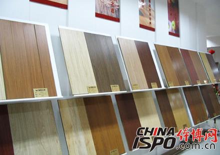 Some misunderstandings in choosing warm sports wood flooring