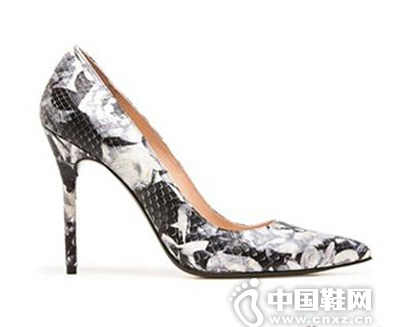 Stuart Weitzmané»‘ç™½å°èŠ±é«˜è·Ÿéž‹