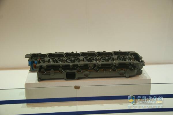 Xichai natural gas engine uses special casting spark plug sleeve cylinder head