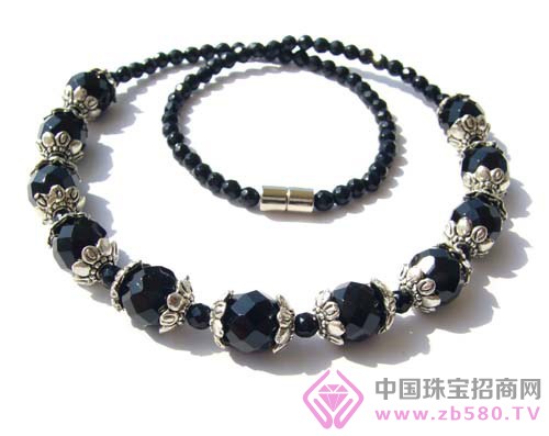 é»‘çŽ›ç‘™æ‰‹é“¾