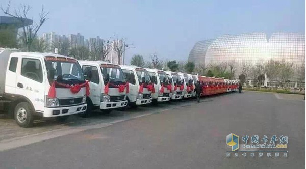 Wu Zheng's Delivery Ceremony for Self-loading and Discharging Sanitation Vehicles Held in Heze
