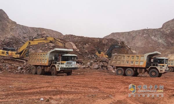 Mine dump truck equipped with Xi'an Cummins Engine