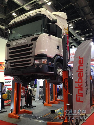 Finkbeiner lift and "high above" Scania G440