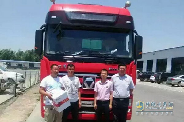 Users and XCMG heavy trucks equipped with Xi'an Cummins Engine