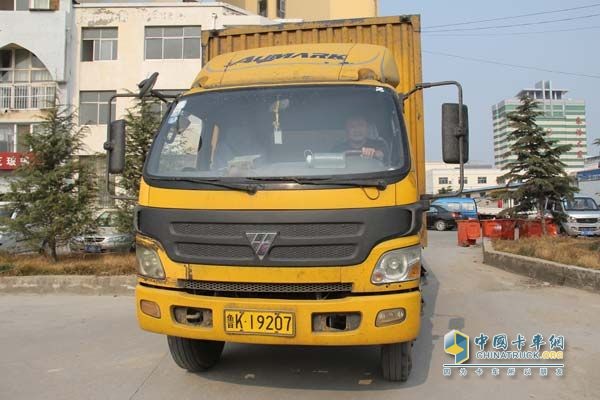 Equipped with Cummins ISF's Omar vehicles, to assume the responsibility of Yunda express delivery of goods