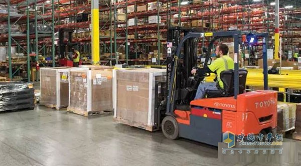 Cummins Logistics Warehouse Center in efficient operation