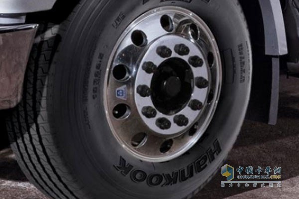 Hankook Tire provides support for Ford 2016 heavy-duty pickup trucks F-650 and F-750