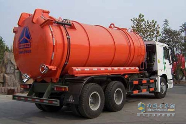 Multifunctional sewage suction truck