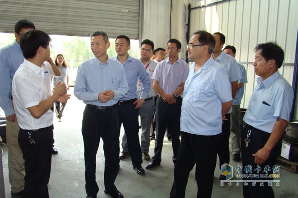 Cummins Vice President Wang Ning Visits Shaanxi Auto Dealers