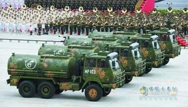 Weichai WP10 electronically controlled engine made its debut at the military parade