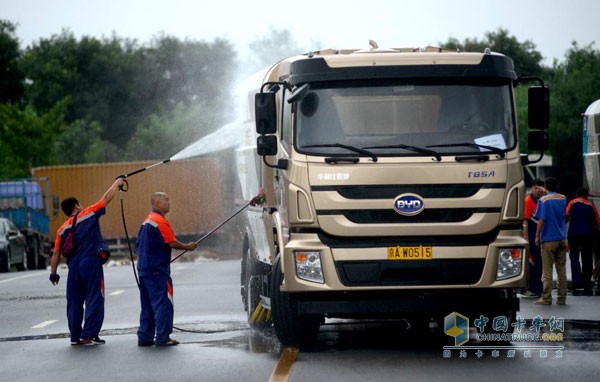 Service parade BYD pure electric cleaning vehicle