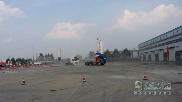 China Heavy Truck Truck Drift Show