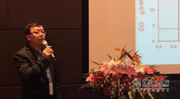 Mr. Lock Guotao, Chief Engineer of Cummins Forward-Looking Technology Development Department, delivered a speech at the keynote