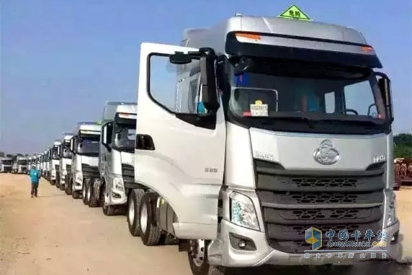 The 50 H7 of a logistics company in Binzhou all match Dongfeng Cummins ISL9.5 385E40A engine