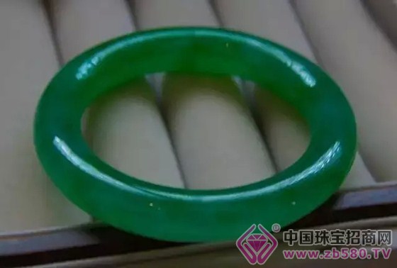 ç¿¡ç¿ æ‰‹é•¯ï¼Œä¼°ä»·