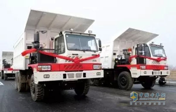 WD12 Helps Yangzhou Shengda Mine Widebody Dump Truck Drive to a Copper Mine in Qinghai Province