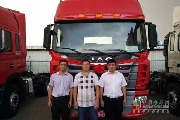 Assembled Yuchai Engine's Port Tractor Delivery User