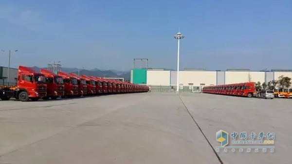 Assembly of Yuchai Engine's Logistics Car in Zhejiang Yiwu Small Commodity Market