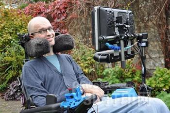 Gradually Frozen 3D Print Eye Control Wheelchair Device Receives Hackaday Award