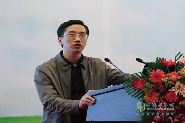 Liu Yongdong, Deputy Director of the Standardization Management Center of China Electricity Council