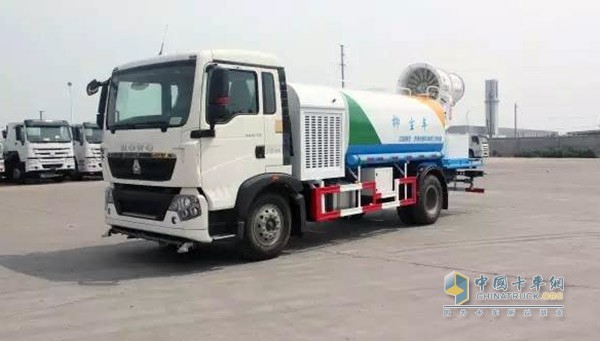 China's heavy truck HOWO T5G dust suppression car