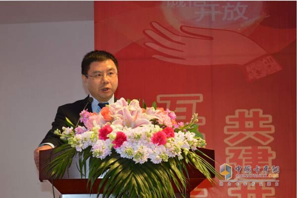 Vice President of Greater China, IBM Commercial Machinery (China) Co., Ltd. Zheng Li