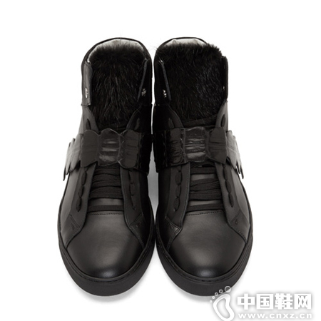 Fendiè¿åŠ¨éž‹
