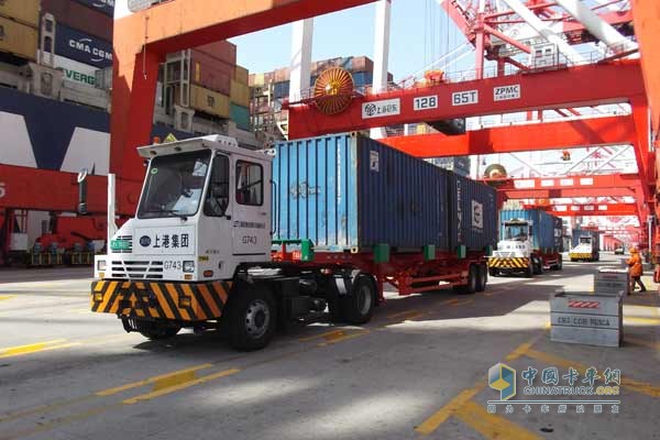 Shanghai Port Group Trucks with Allison Transmission