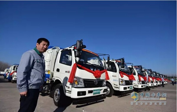 The five-sign pusher type self-mounting and dismounting sanitation vehicle has obvious advantages