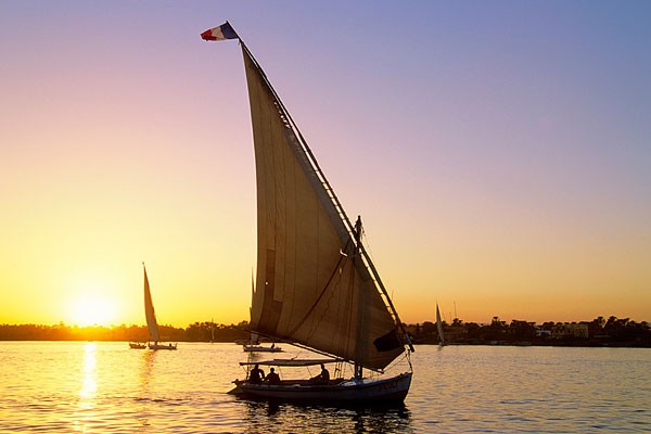 How can the boat in the Internet hospital turn over?