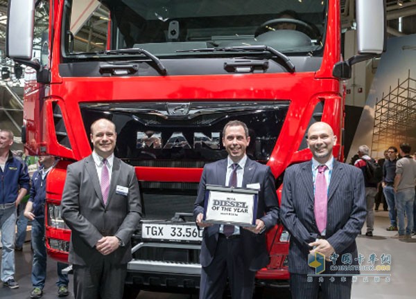 JÃ¼rgen Haberland, Head of Mannoff Road Engines, Johan BjÃ¶rnÃ¶r, Vice President of Truck Sales, and Fabio Butturi (left to right) editor and referee of Diesel Engines and Diesel Engines International Edition